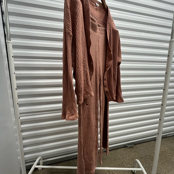 Cotton On Lounge Set - Picture 6 of 6